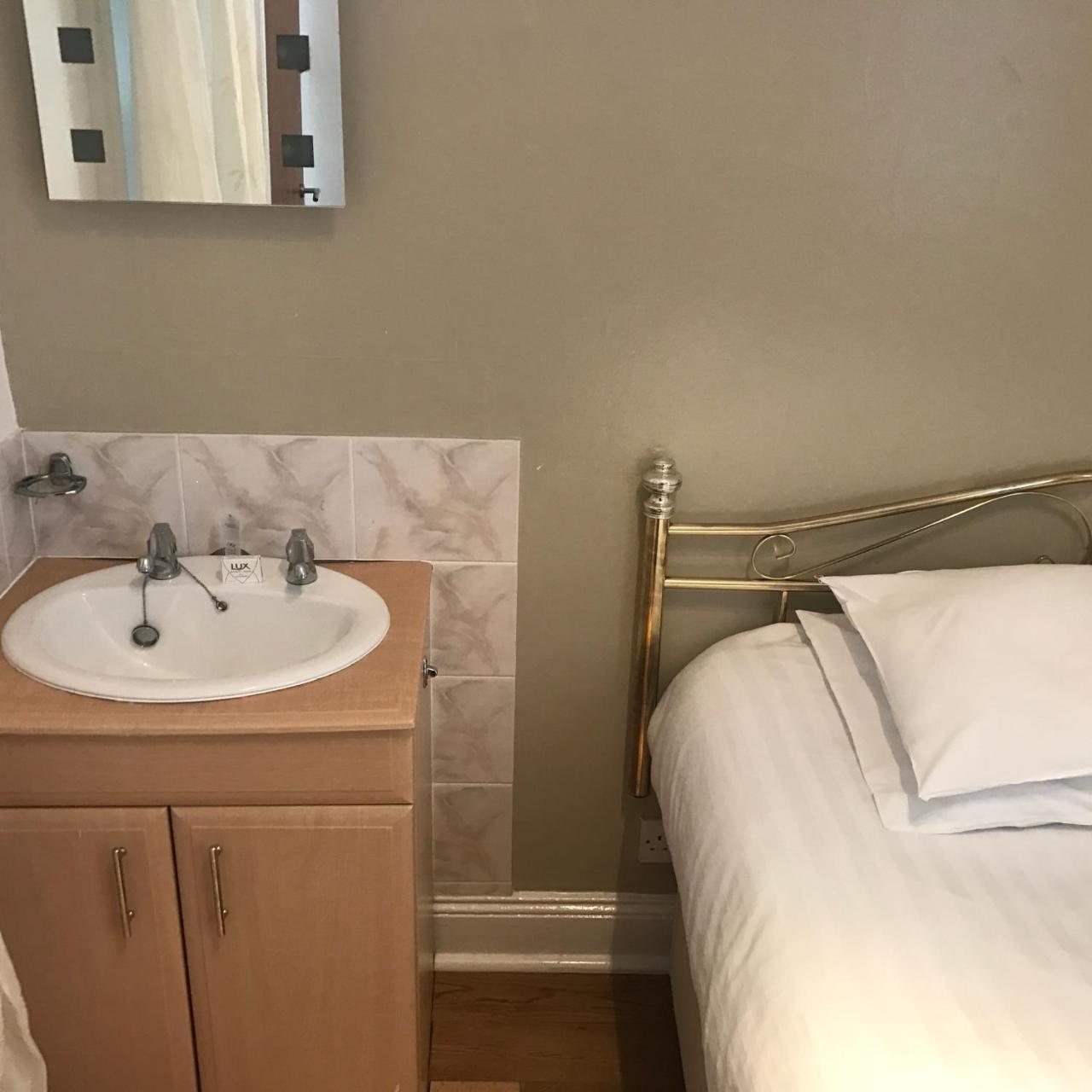 Clifton House Hotel 3*