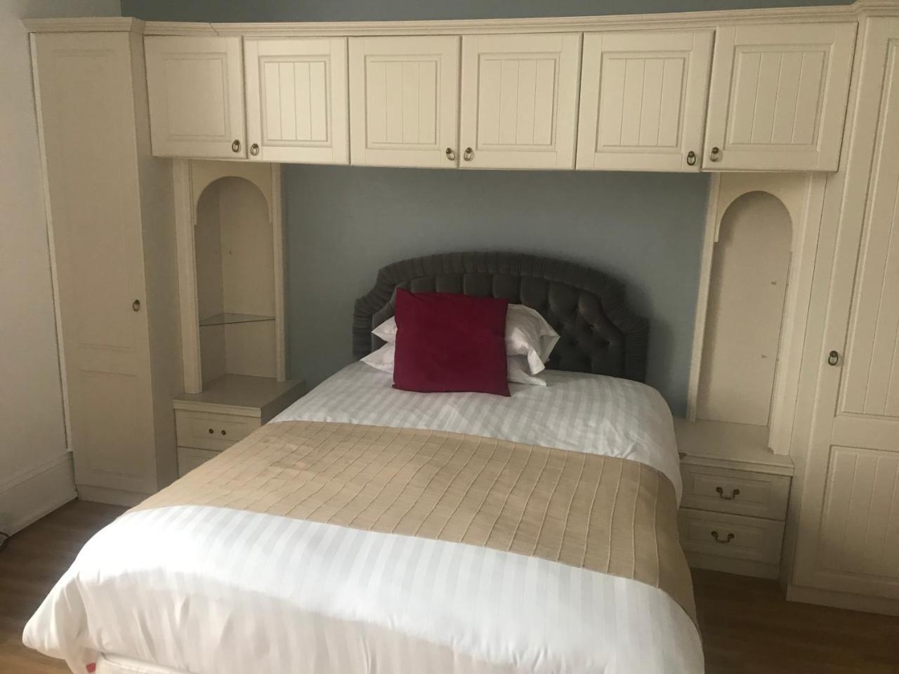 Clifton House Hotel 3*