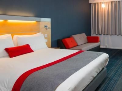 Hotel Express Centre By Ihg 3*