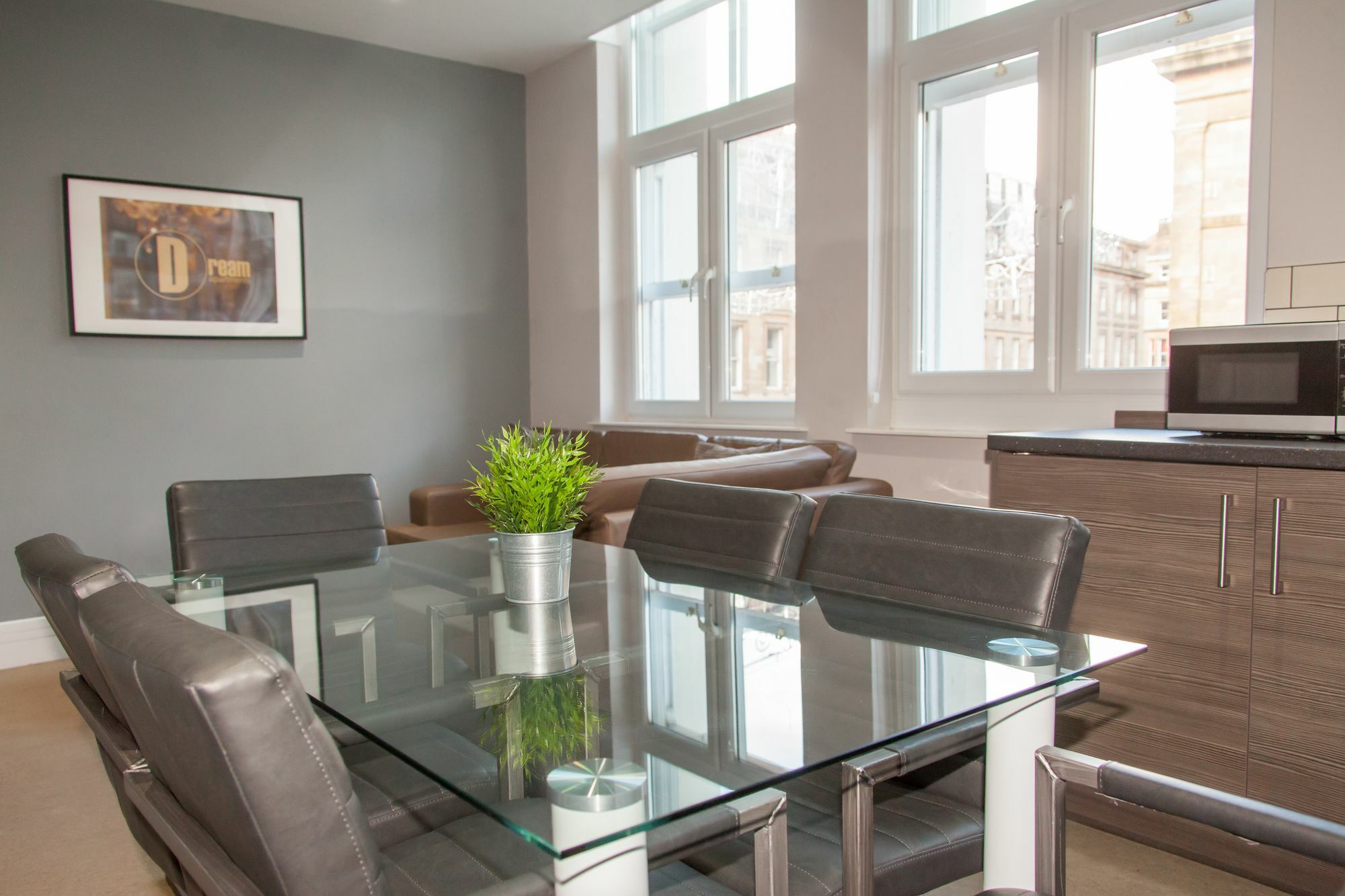 Apartment Dream Center