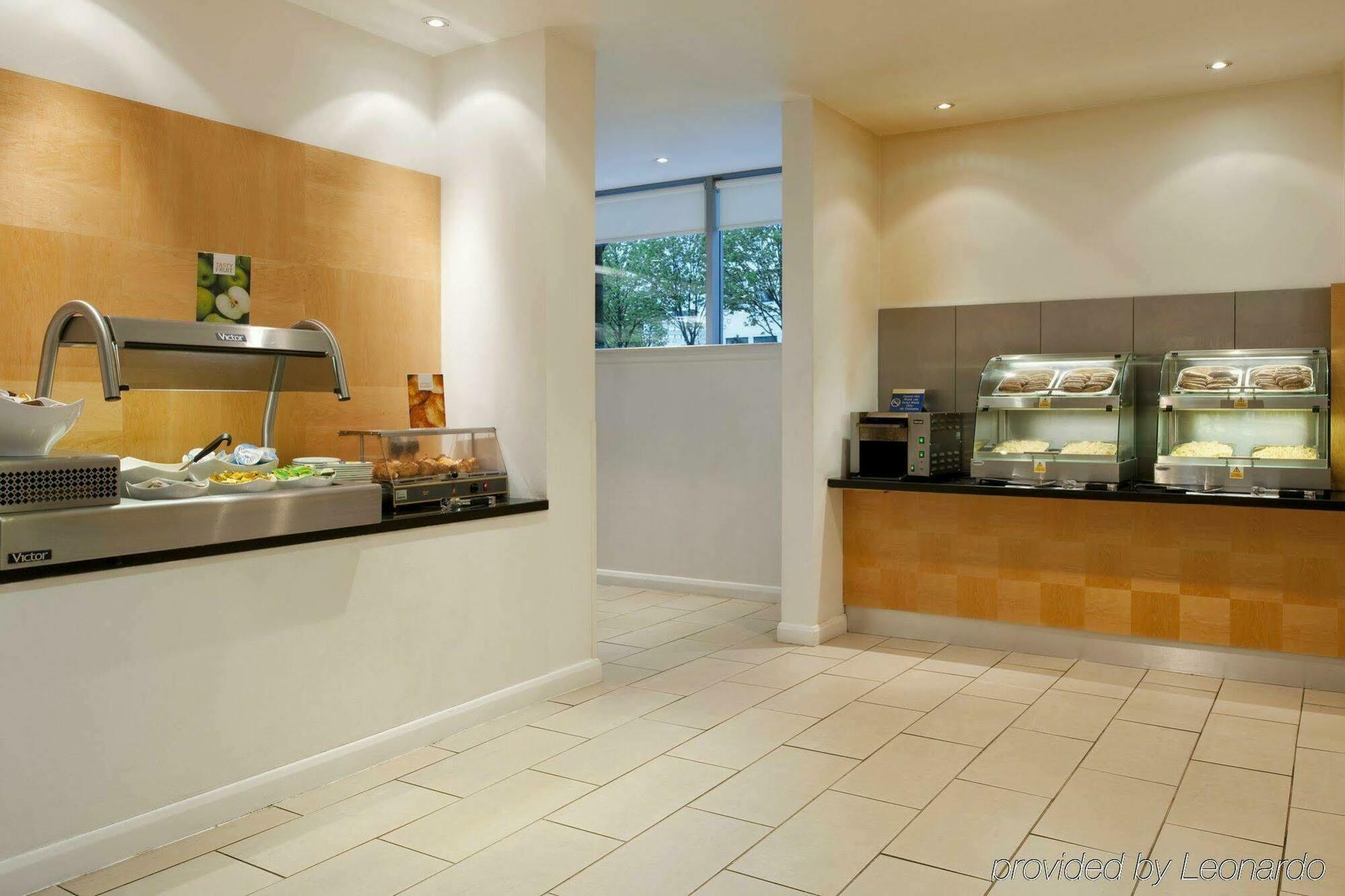 Hotel Express Centre By Ihg 3*