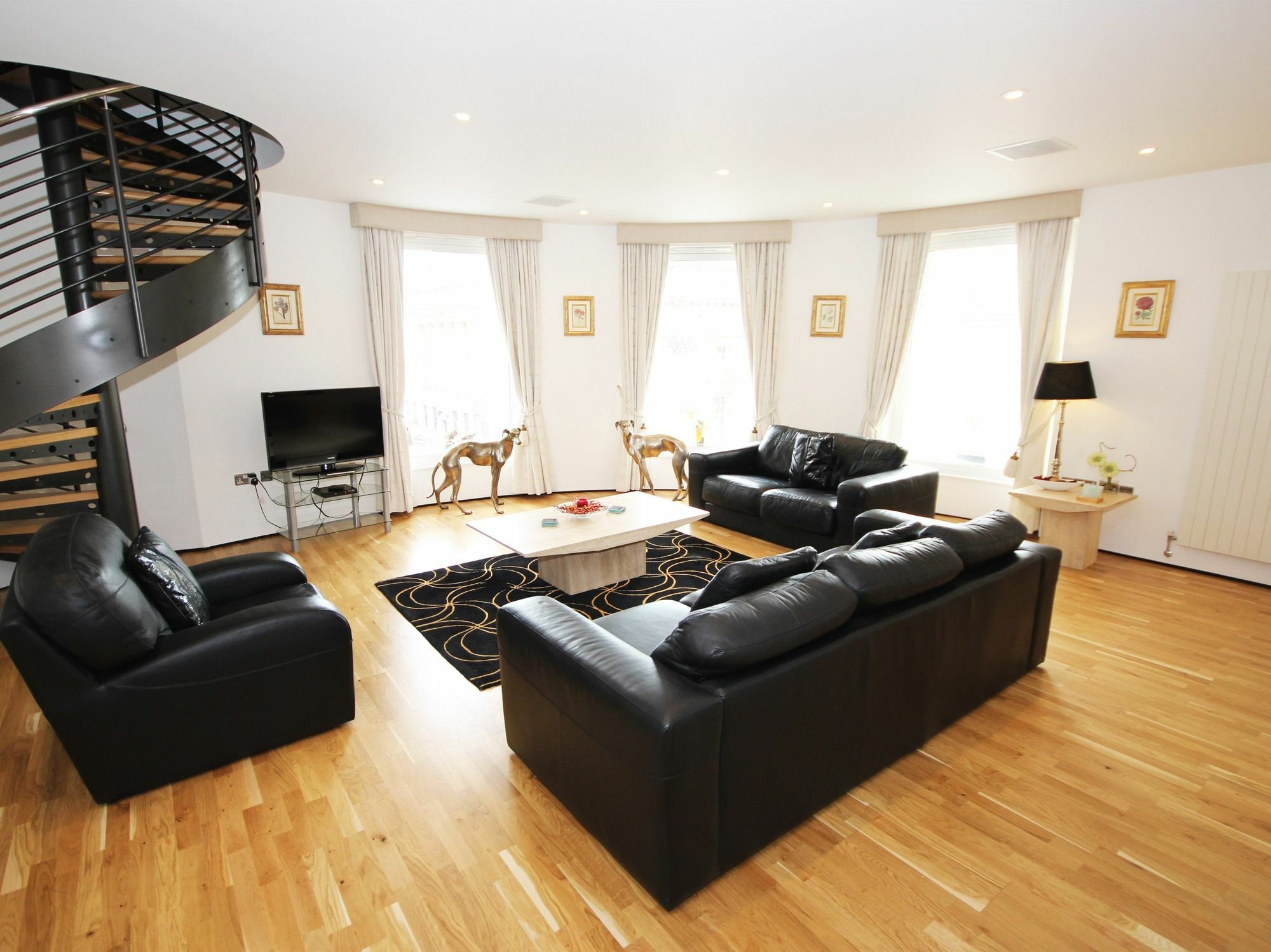 Grey Street Hotel 3*