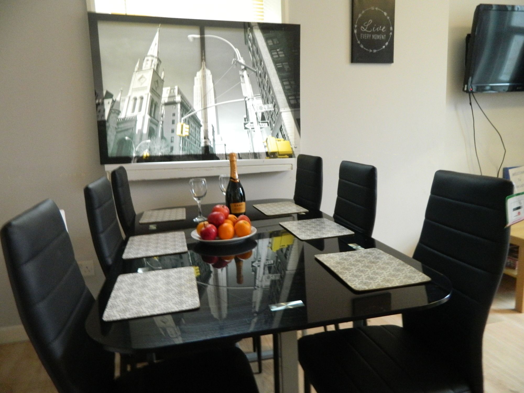 5 Bedroom Upper Maisonette Apartment