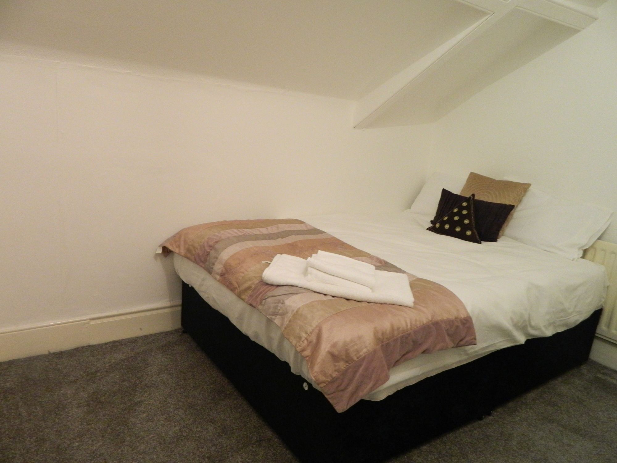 Apartment 5 Bedroom Upper Maisonette