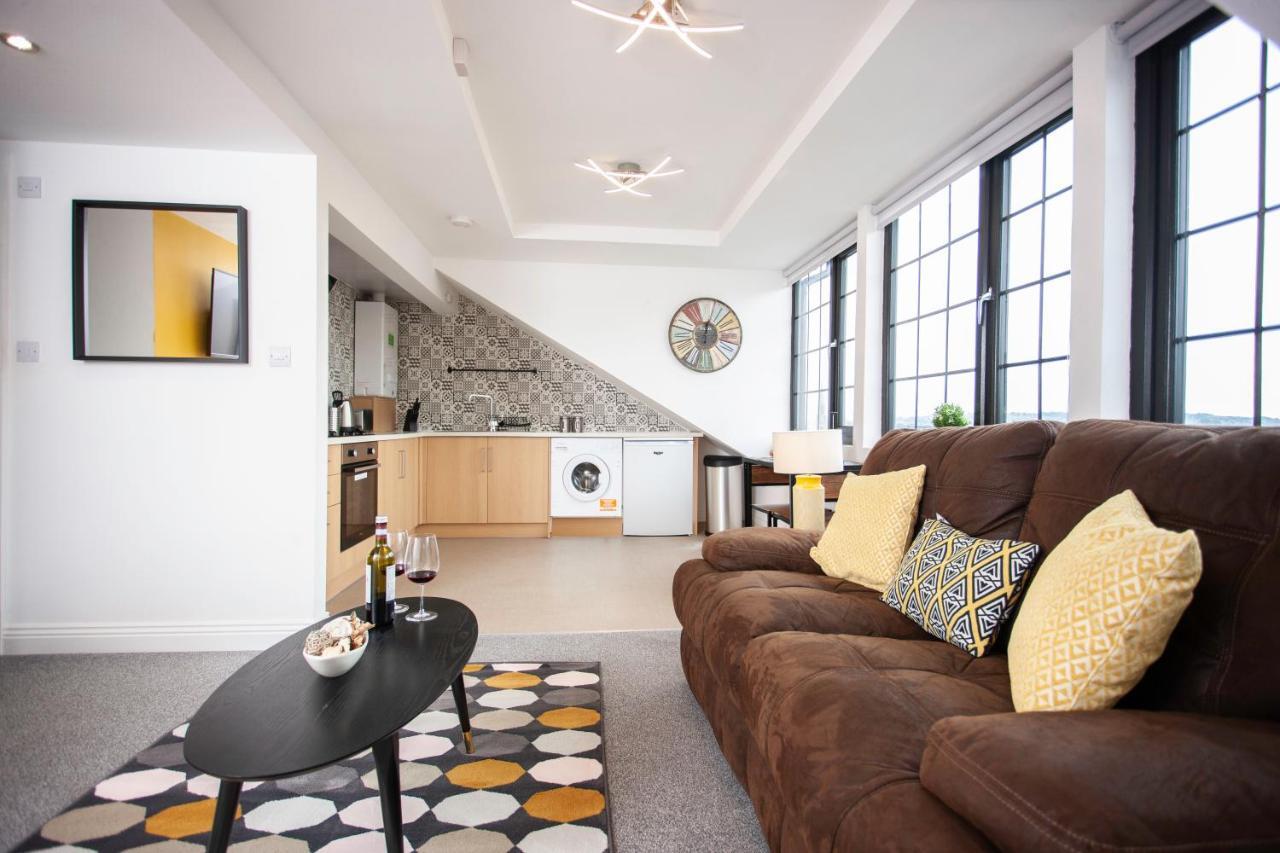 Oakstays - Bright, Spacious Gem Apartment Newcastle upon Tyne