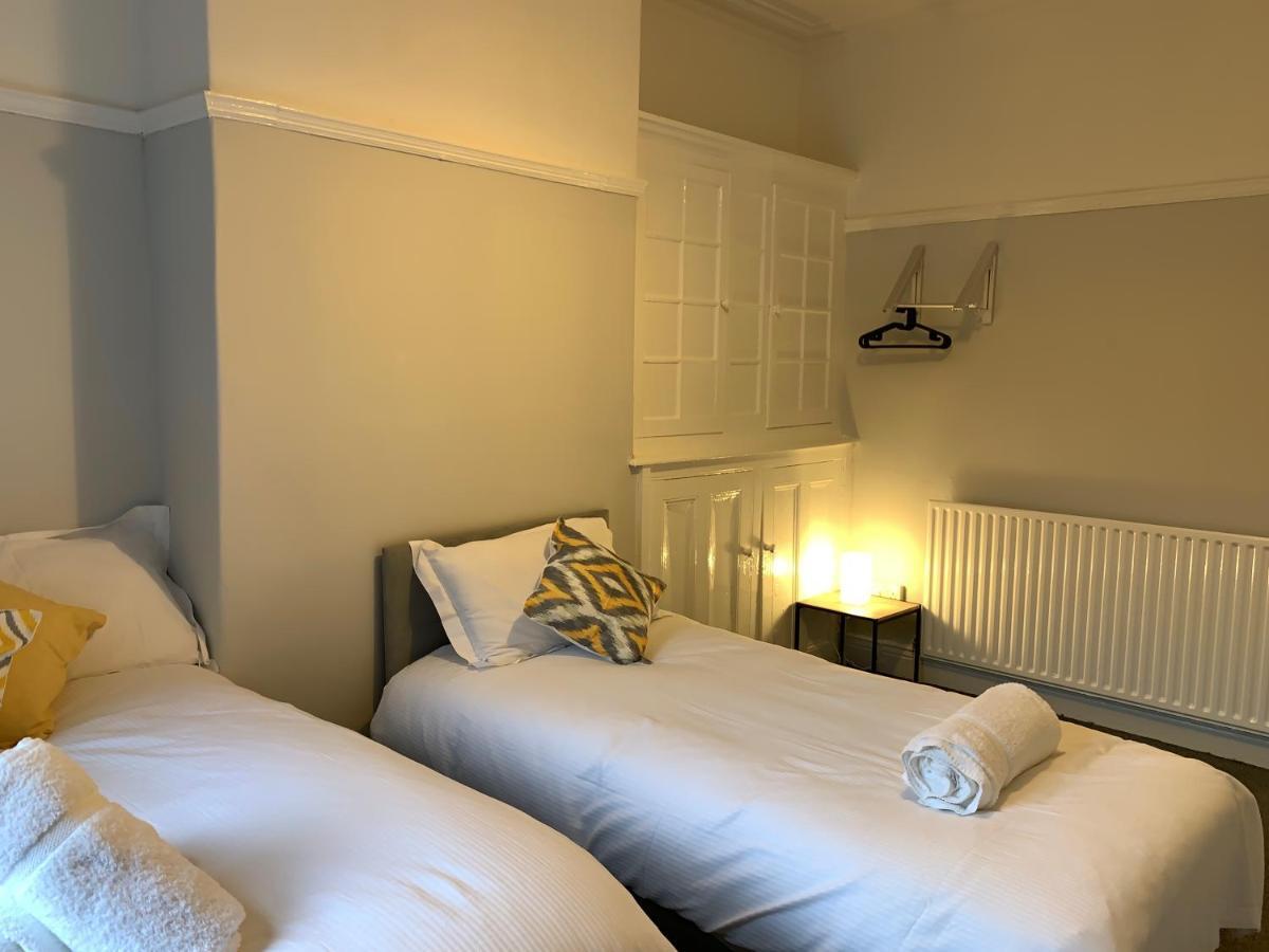 Rare Spacious Victorian House Perfect For Large Parties, Close To Everything Holiday home