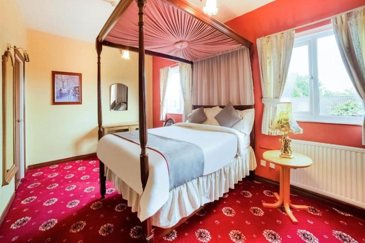 Oyo The Royal Hotel 3*