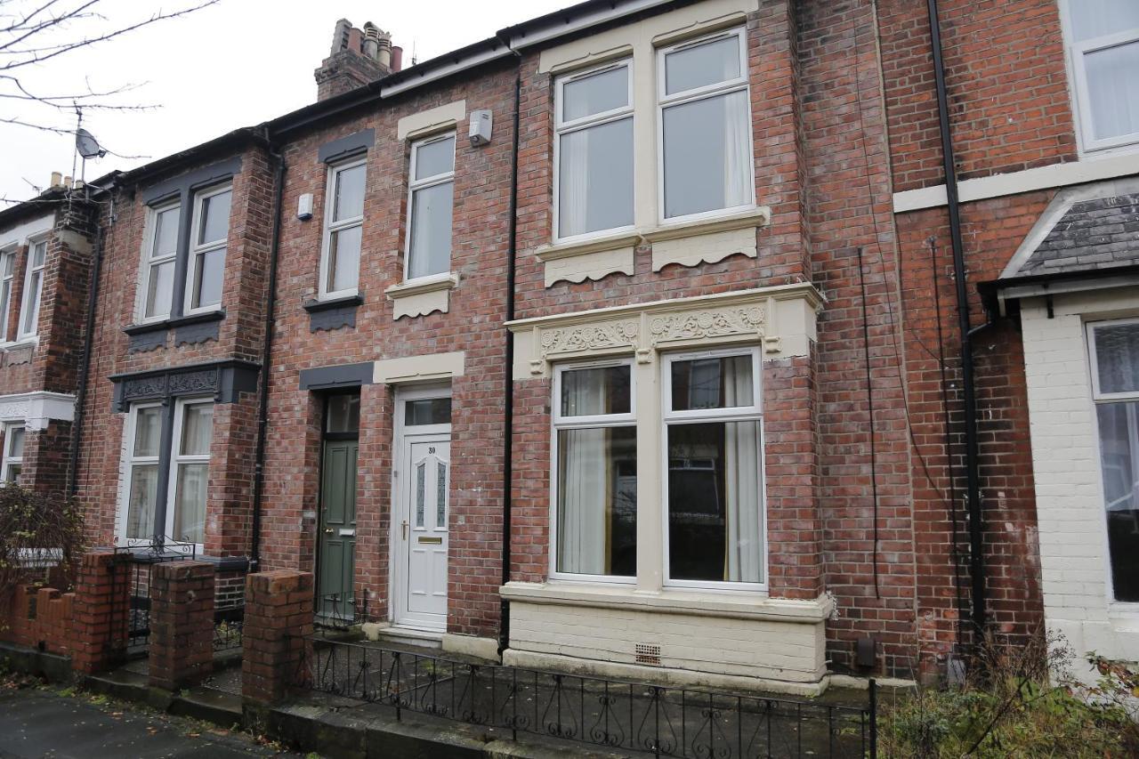 Rare Spacious Victorian House Perfect For Large Parties, Close To Everything