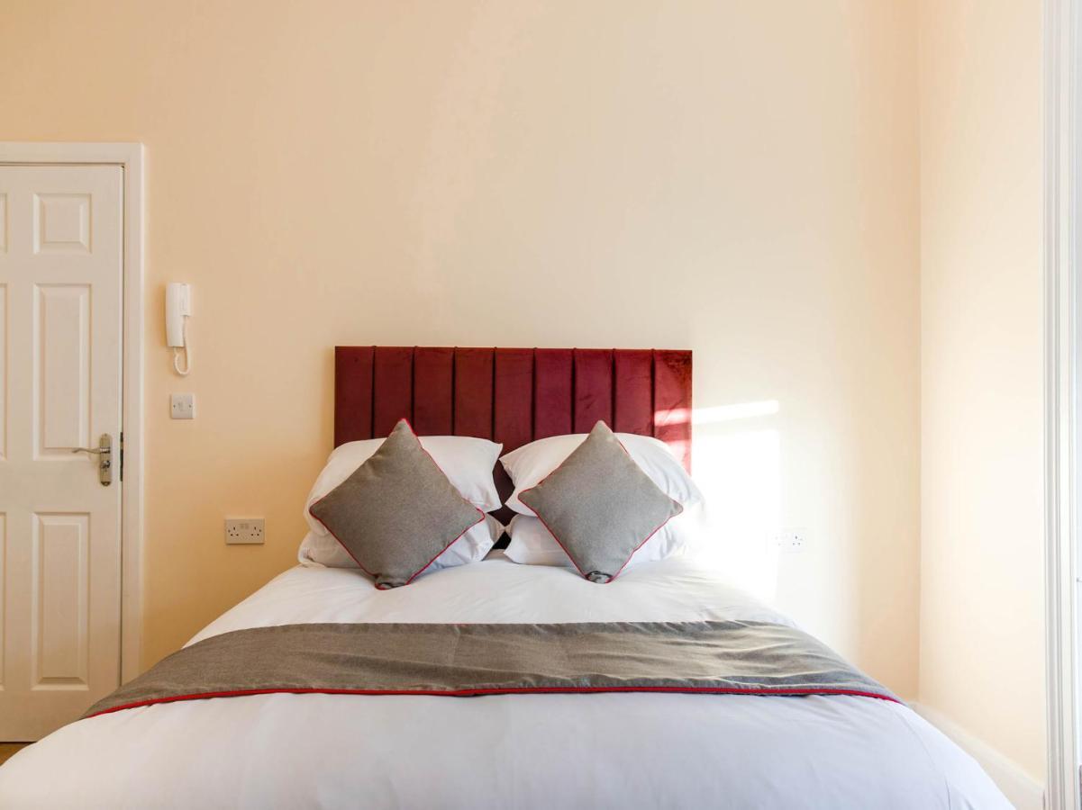 Brighton Grove 3*