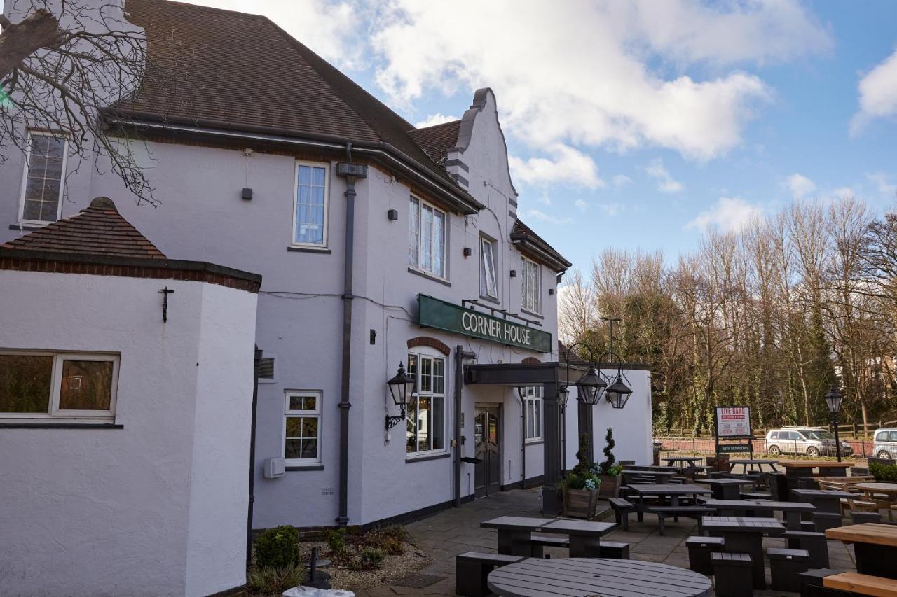 Corner House By Greene King Hotel 3*