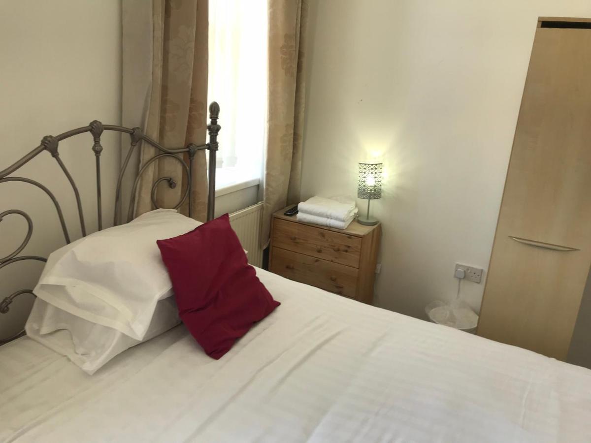 West & Bar Hotel