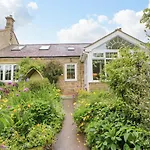 The Cottage, 5 Richley Terrace