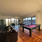 Newcastle Penthouse - Sleeps 8 - City Centre - Free Parking - City Views