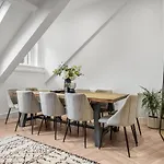 Princes Wharf, Stylish 2 Bed City Centre Apartment