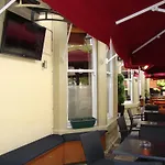 Whites Hotel