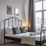 Large Group Central Apartment