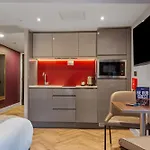 Roomzzz Newcastle City
