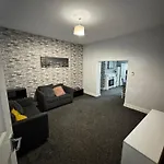 Cosy Newcastle Hideaway 4Bed Home Wi-Fi Parking