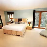 Manor Chare