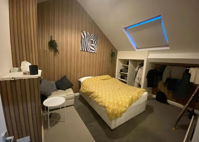 Lovely Room 5 Minute Walk From City Centre