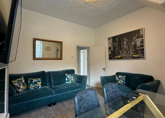 4 Bedroom House, Central City Location