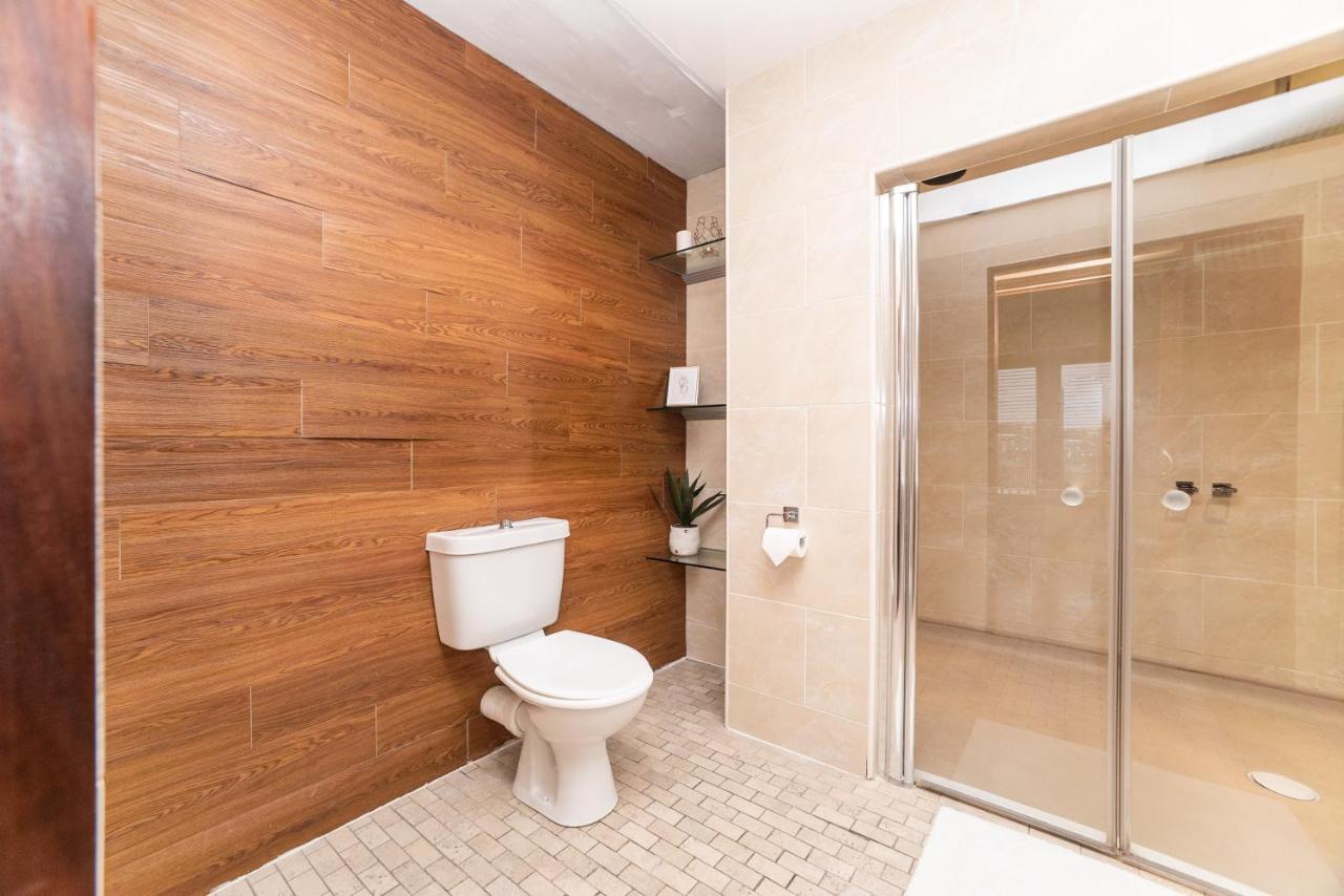 Penthouse - Sleeps 8 - City Centre - Free Parking - City Views Apartment Newcastle upon Tyne