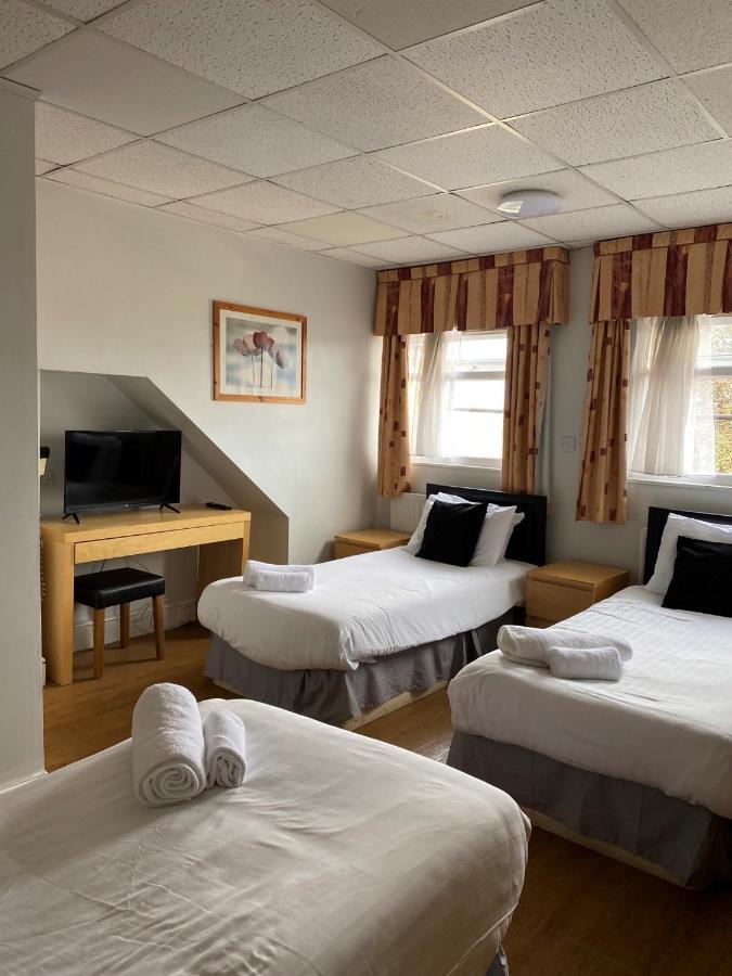 Whites Hotel