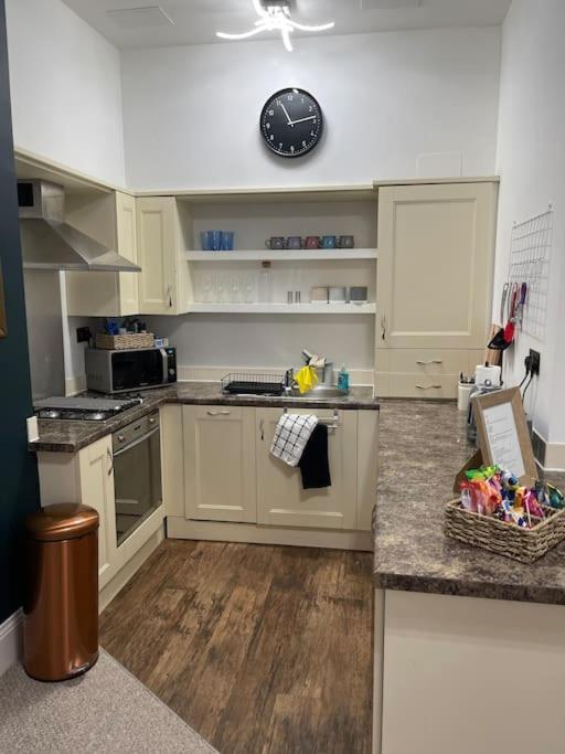 Amazing, Cosy 2 Bedroom Jesmond Apartment *