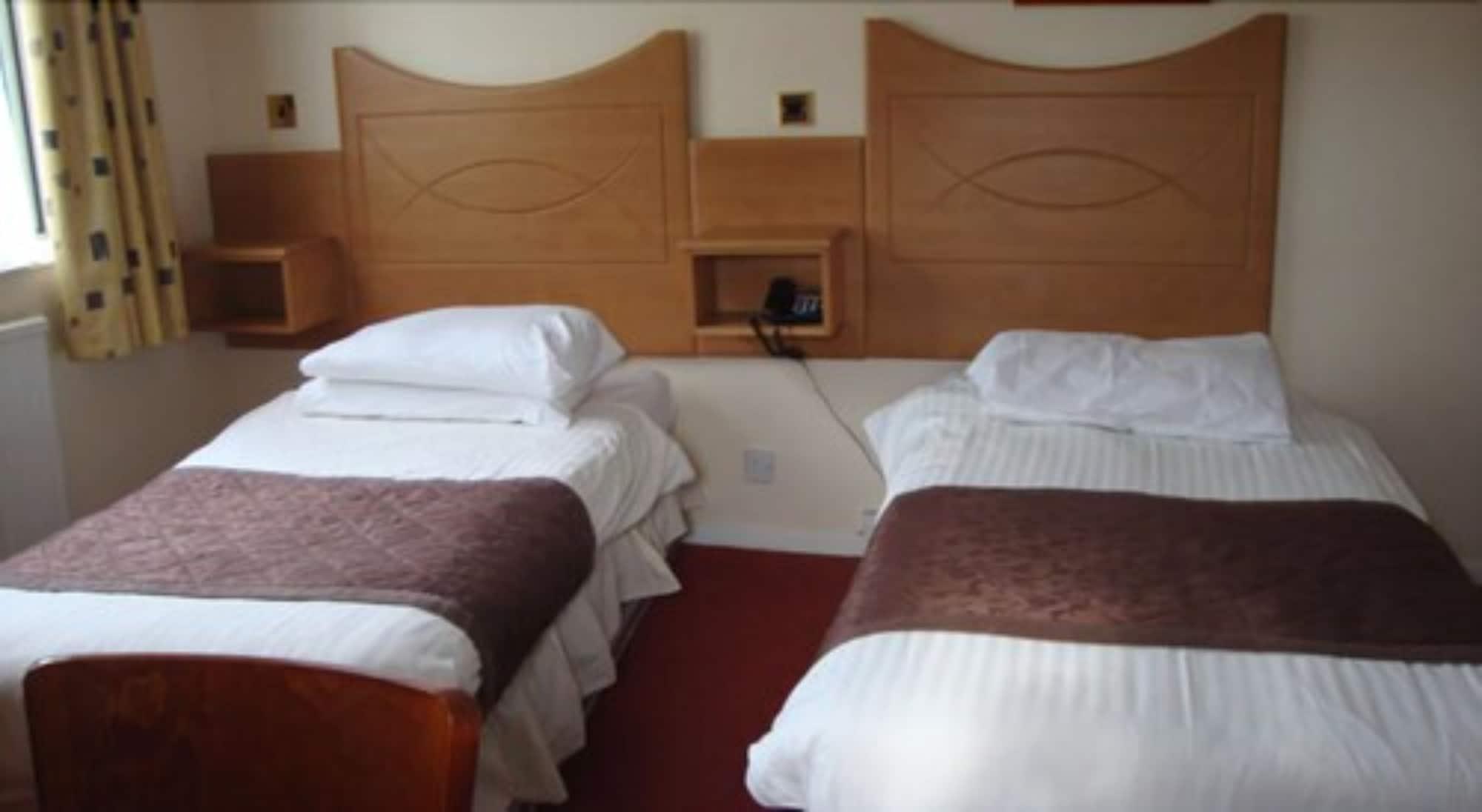 Whites Hotel