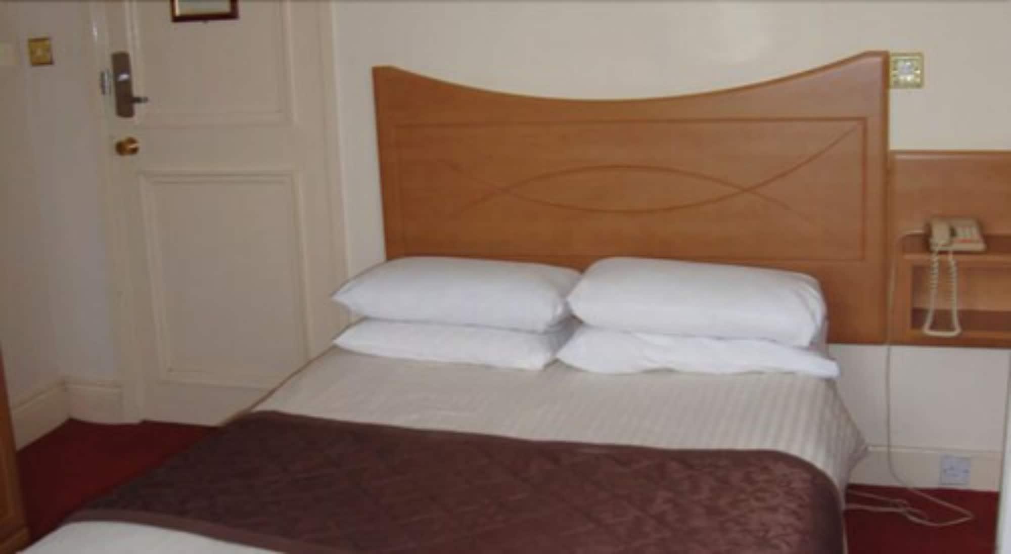 Hotel Whites 2*