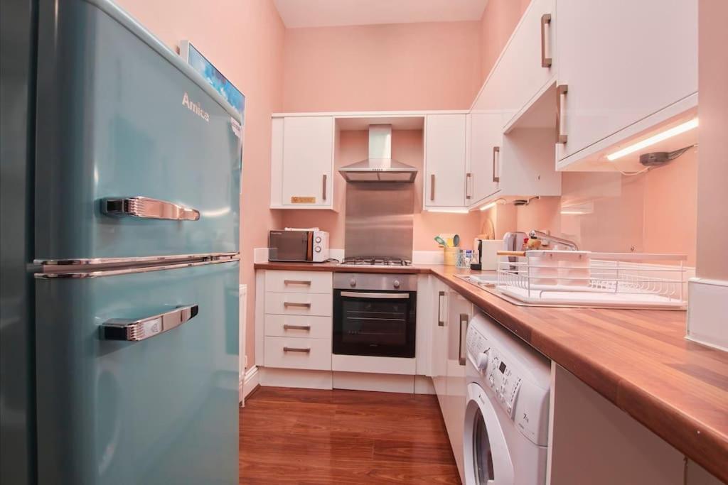 Lovely Chique Abode - Sleeps 4 - First Floor Apartment