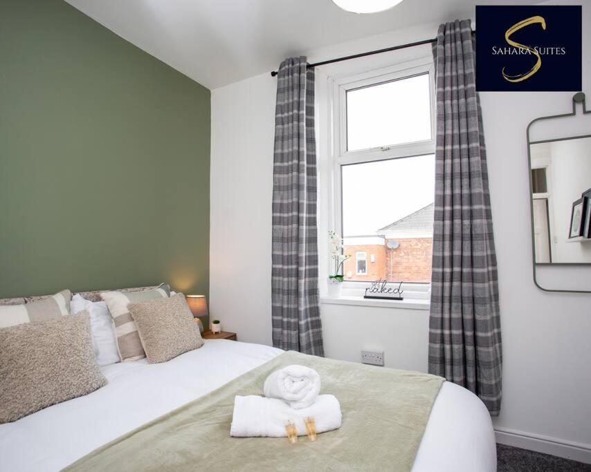 Monthly Escape - Cosy & - 3bed - Leisure & Business - Parking - Near A1 & A19 Apartment *