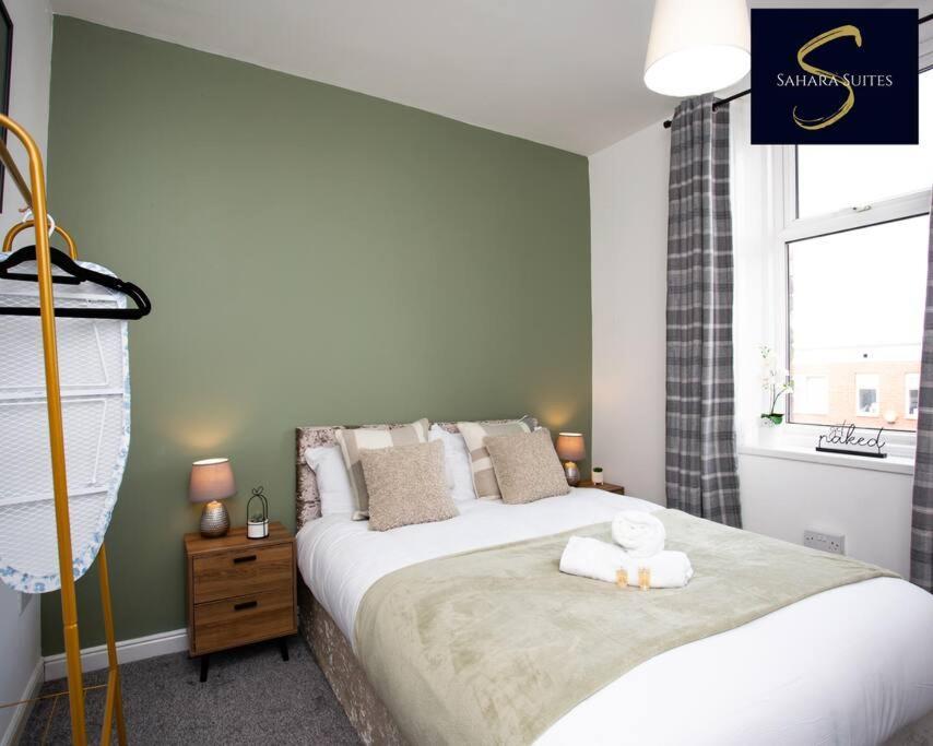 Apartment Monthly Escape - Cosy & - 3bed - Leisure & Business - Parking - Near A1 & A19 *