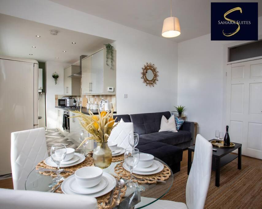 Monthly Escape - Cosy & - 3bed - Leisure & Business - Parking - Near A1 & A19 Apartment