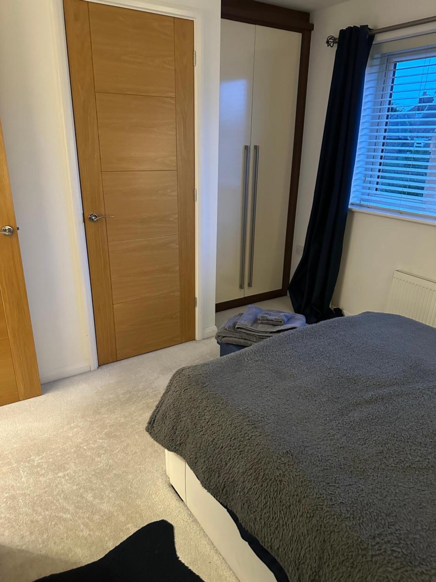 Cosy Double Bedroom In - Access To Shared Kitchen And Shared Conservatory Areas Inc Netflix Homestay