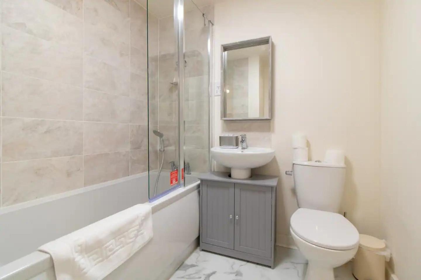Holiday home Pass The Keys Modern Comfortable House