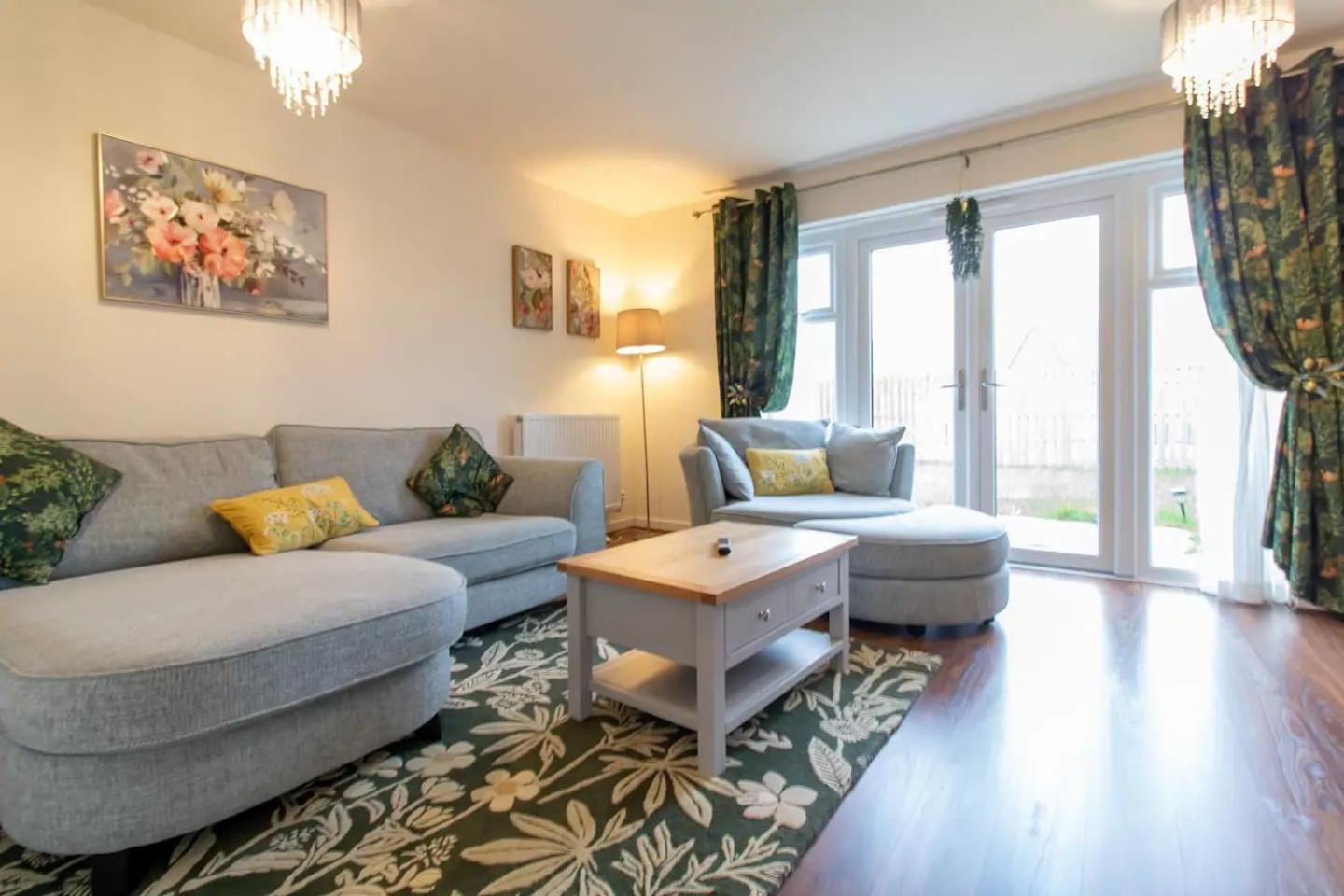 Pass The Keys Modern Comfortable House Holiday home Newcastle upon Tyne