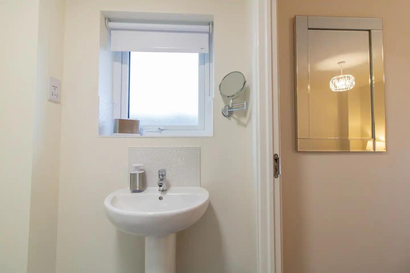 Holiday home Pass The Keys Modern Comfortable House *