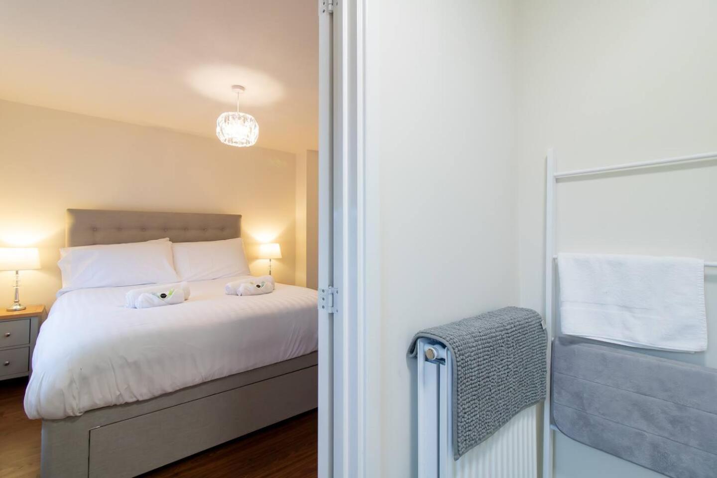 Pass The Keys Modern Comfortable House Holiday home Newcastle upon Tyne