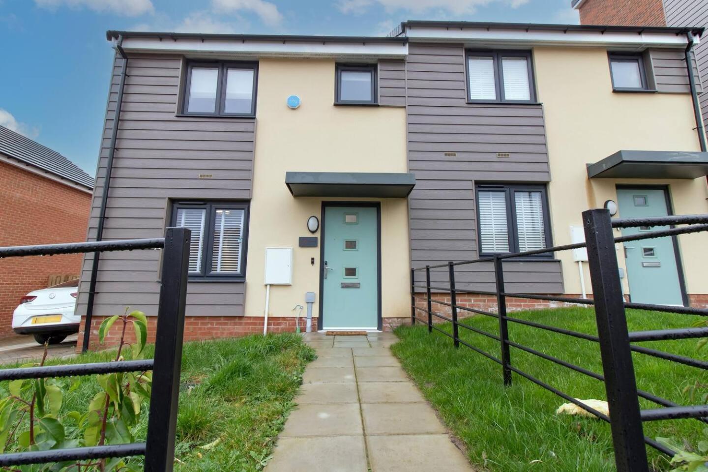 Pass The Keys Modern Comfortable House Holiday home