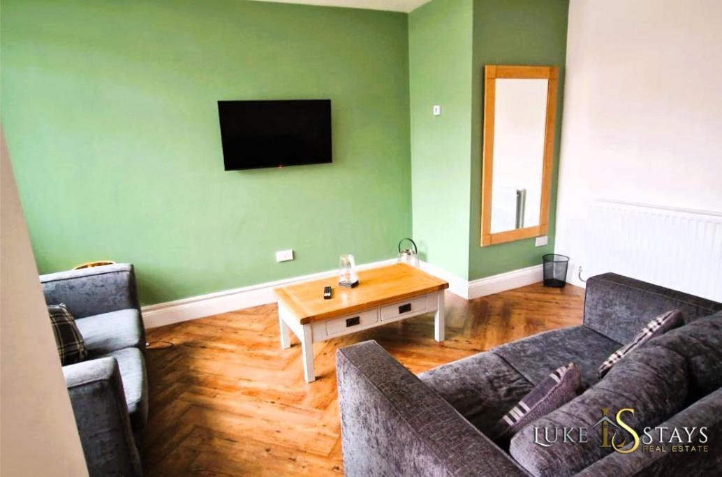 Luke - Welbeck Road Apartment
