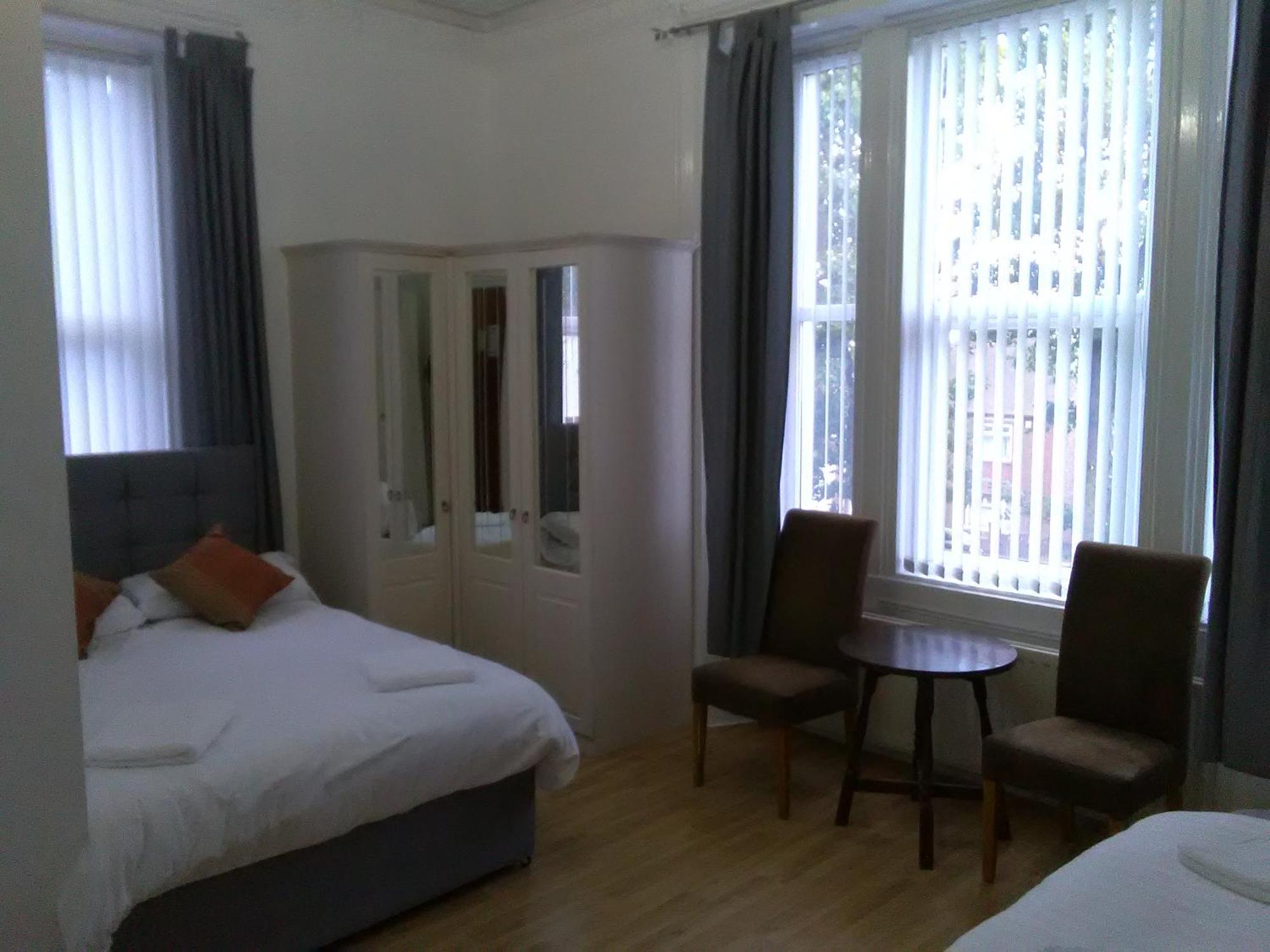 Clifton Hotel