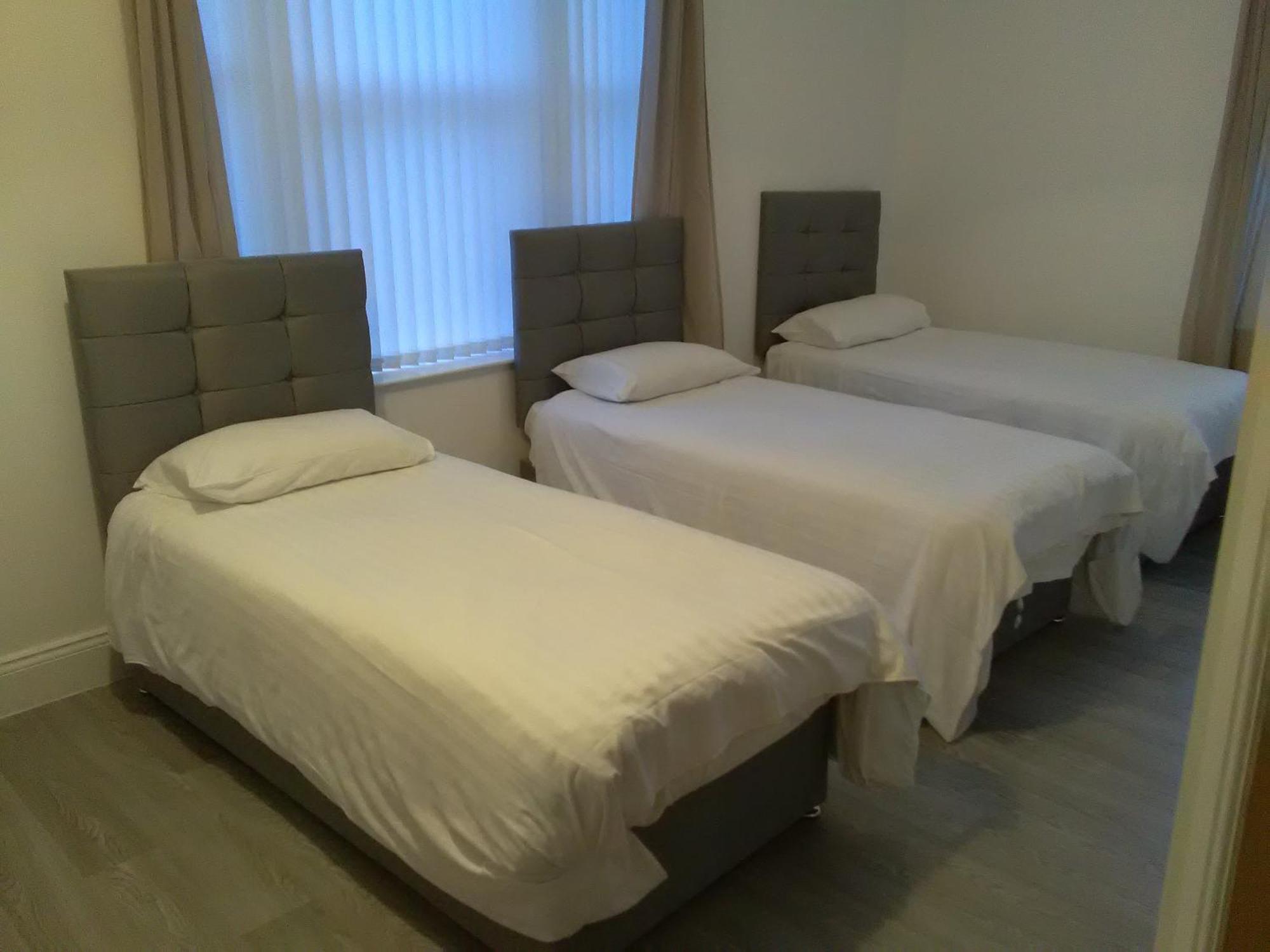 Clifton 3*