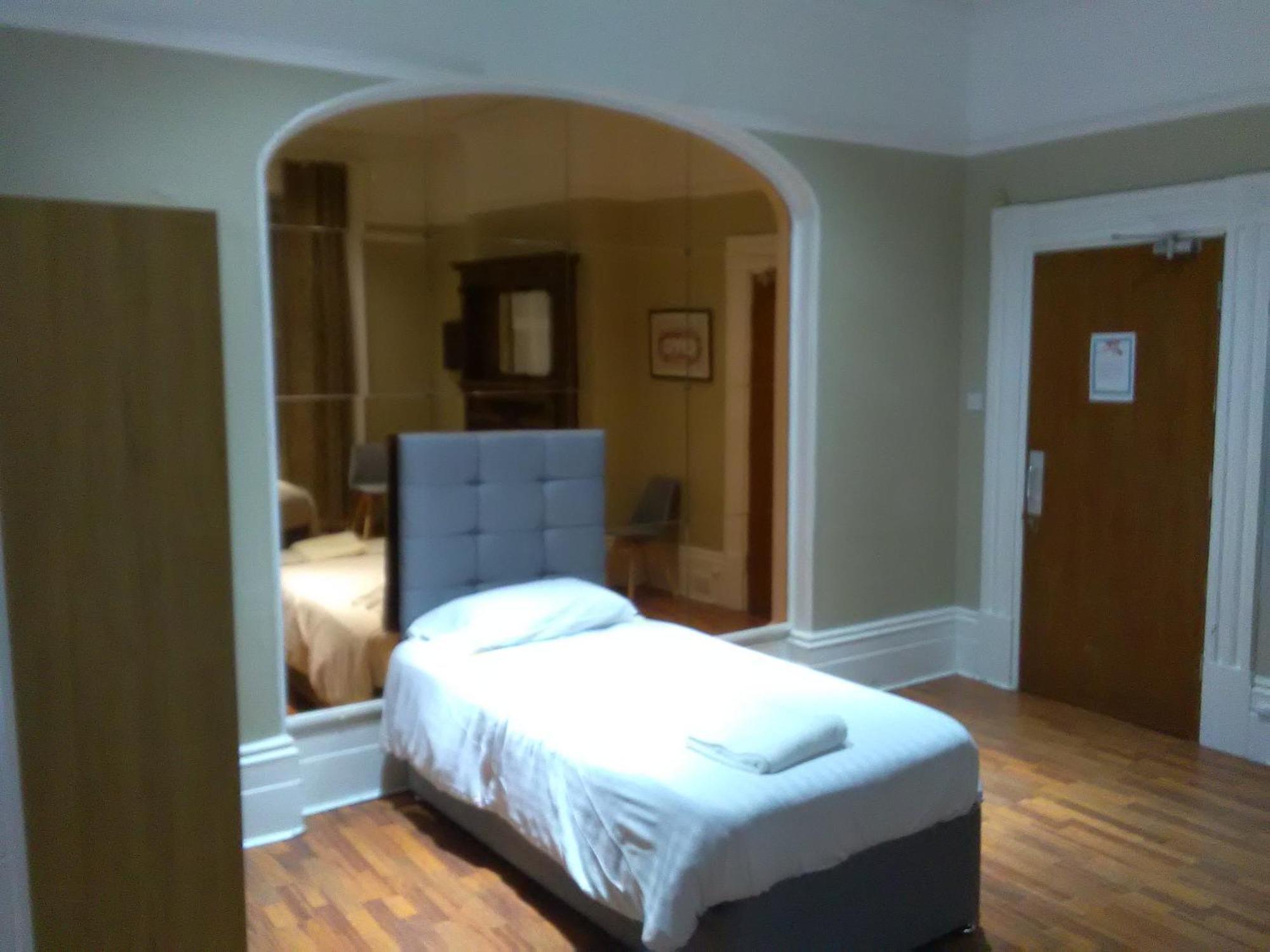 Hotel Clifton