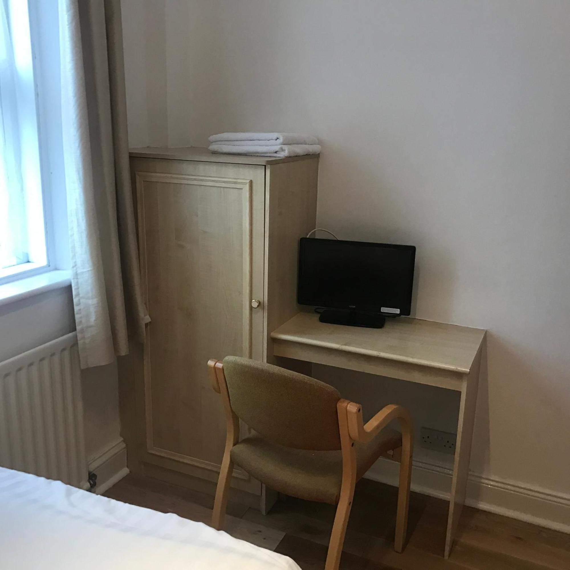 Clifton Hotel 3*