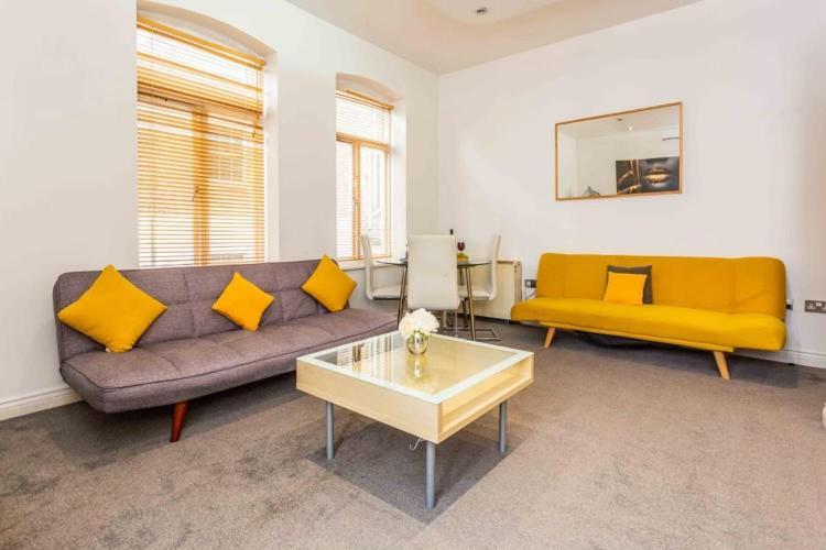 Midas Apartment *