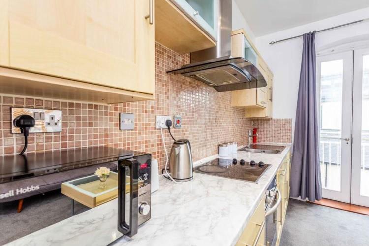 Midas Apartment *