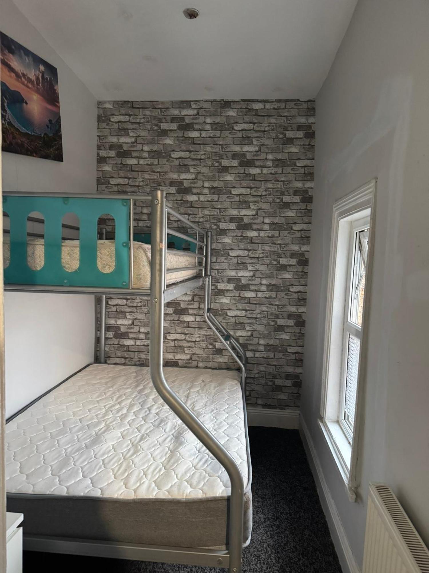 Cosy Hideaway 4bed Wi-fi Parking Holiday home