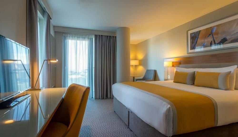 Maldron Hotel 4*